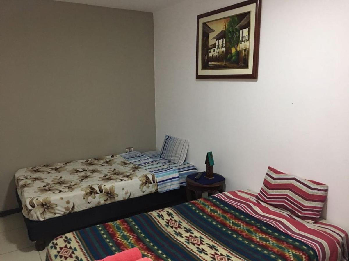 The Backpacker Hostal イバラ エクステリア 写真
